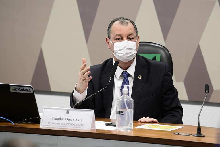 Senador Omar Aziz comanda os trabalhos de reabertura da CPI da Covid