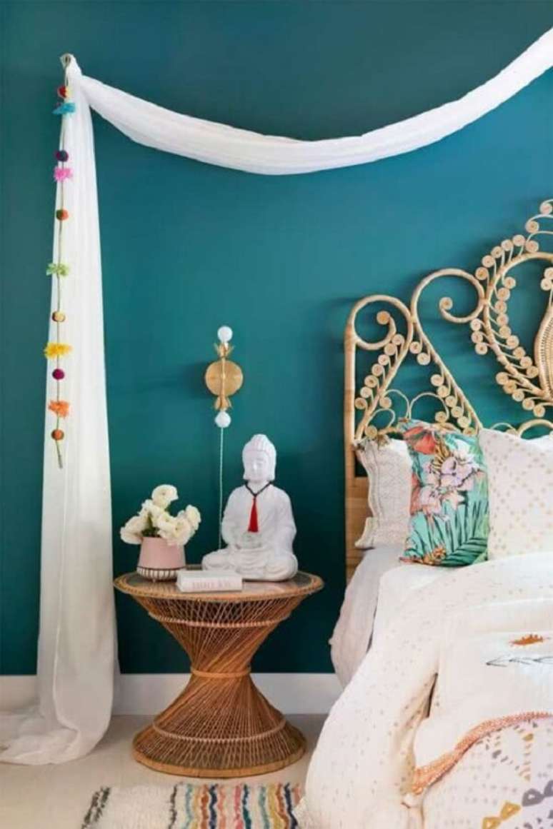 41. Decoração indiana de quarto leve e clean. Fonte: Pinterest