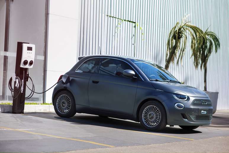 Fiat 500e: alcance de 320 km.