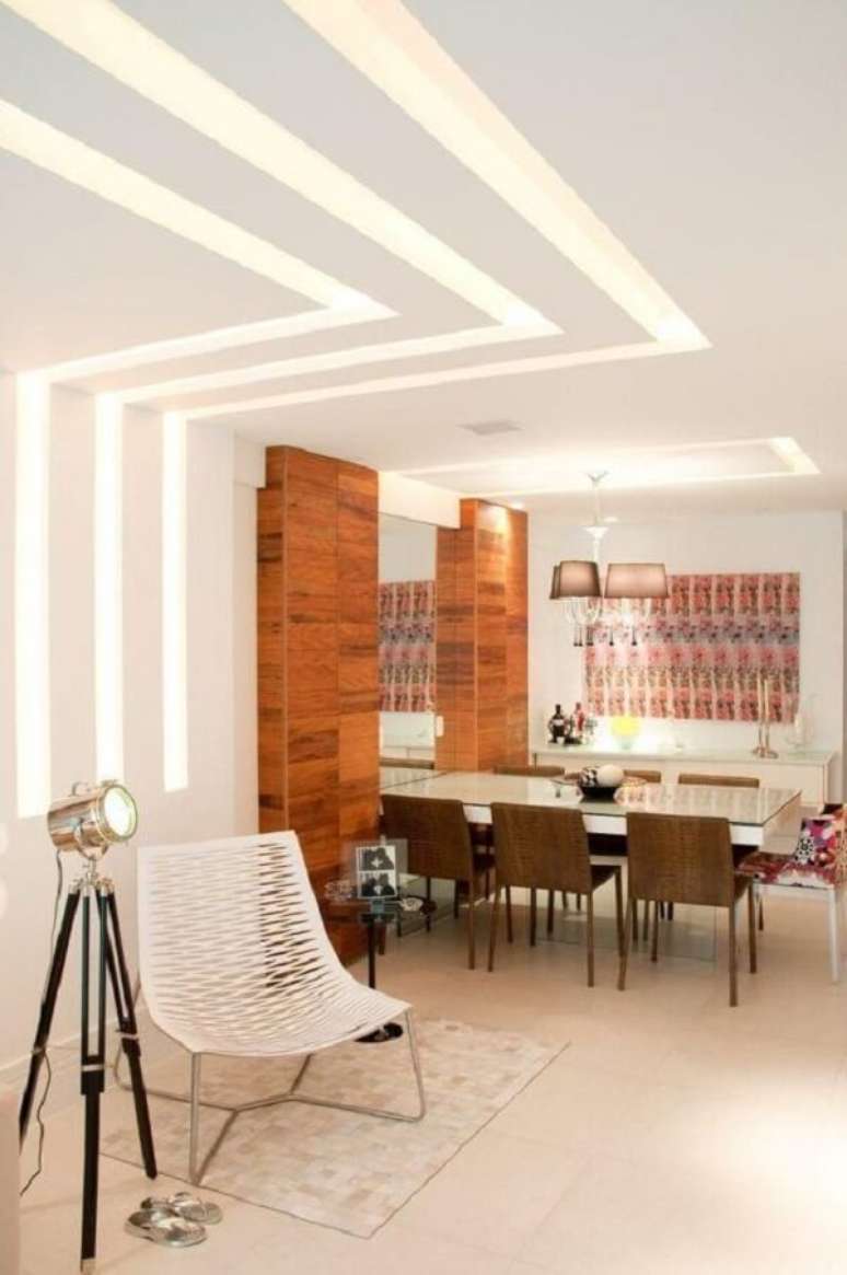 12. Decoração com gesso para iluminar a sala de jantar moderna – Foto Pinterest