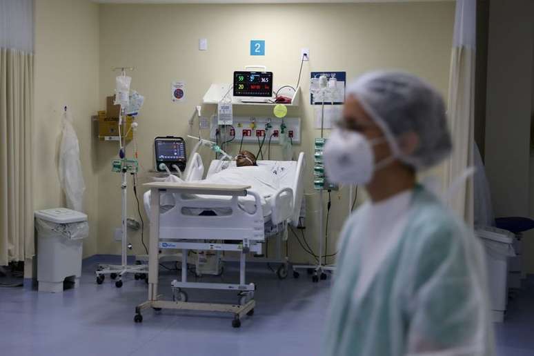Paciente com Covid-19 na UTI do hospital Ronaldo Gazolla, no Rio de Janeiro (RJ) - 
18/06/2021
REUTERS/Pilar Olivares