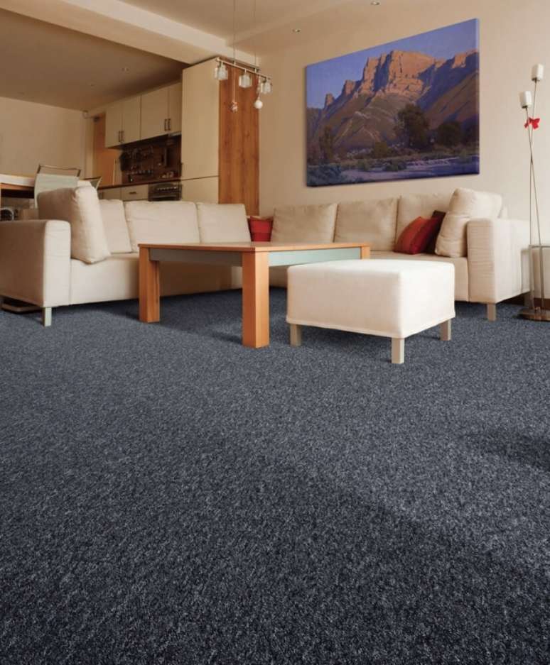 33. Carpete para sala em azul marinho – Foto Trak Pisos Elevados