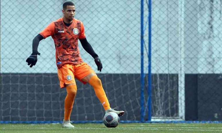 Jackson Curtes é goleio do São Caetano (Foto: Divulgação)