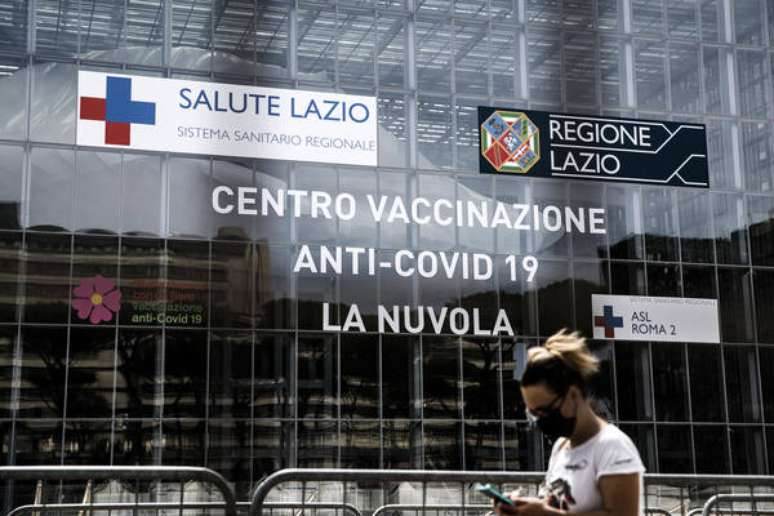 Centro de vacinação contra Covid em Roma, capital do Lazio: agendamentos foram suspensos após ataque hacker