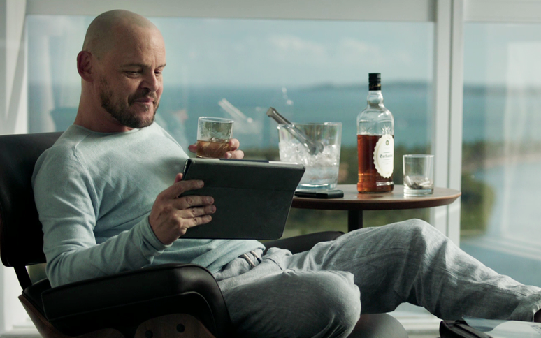 Matheus Nachtergaele vive Aur&eacute;lio, representante de uma grande petroleira