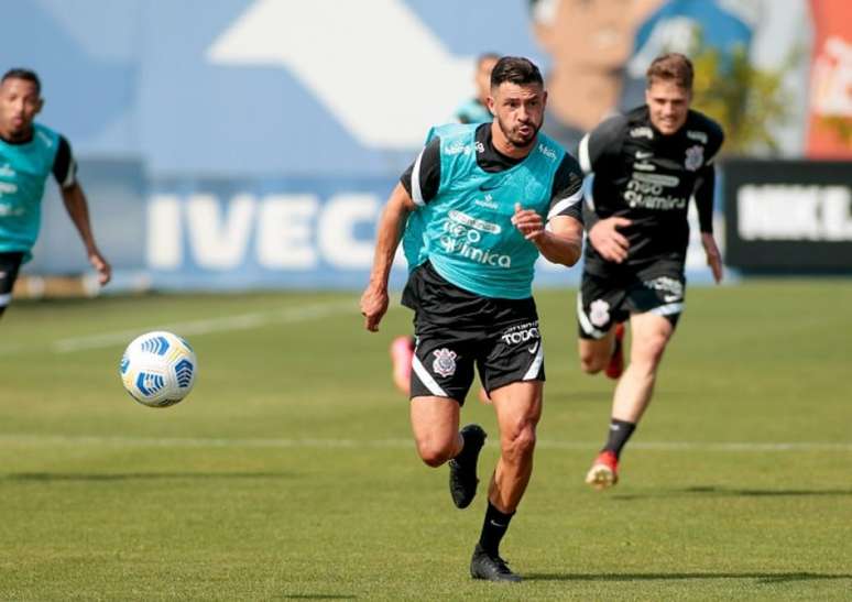 Giuliano já tem ideia de como vai jogar com Sylvinho no Corinthians (Foto: Rodrigo Coca/Ag. Corinthians)