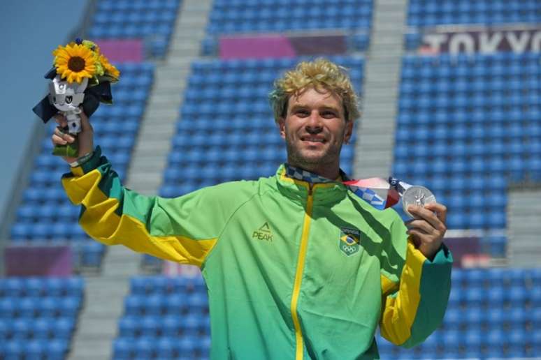 Pedro Barros foi prata no skate park masculino nos Jogos Olímpicos de Tóquio (Foto: LIONEL BONAVENTURE / AFP)