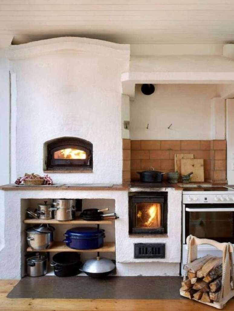 35. &Aacute;rea gourmet para fog&atilde;o a lenha e panelas de ferro &ndash; Foto Pinterest