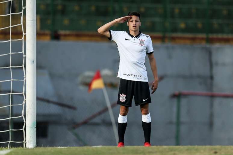 Matheus Araújo foi o autor do gol da vitória do Corinthians no Paulistão sub-20 (Foto: Marco Galvão/Ag. Corinthians)