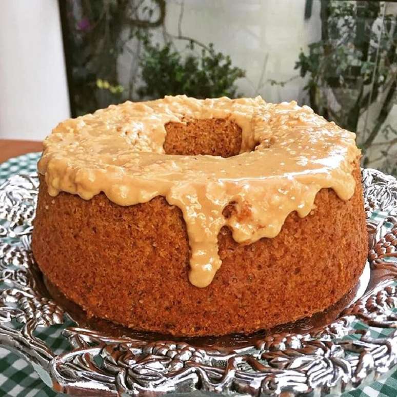 Aprenda como fazer bolo de paçoca receita e aprecie essa delícia em casa.