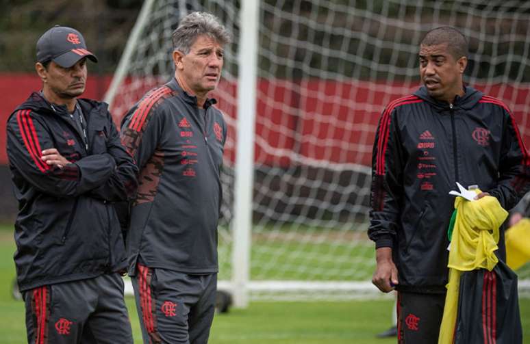 Marcelo Salles (à direita) voltará a comandar um jogo do Flamengo (Foto: Alexandre Vidal / Flamengo)