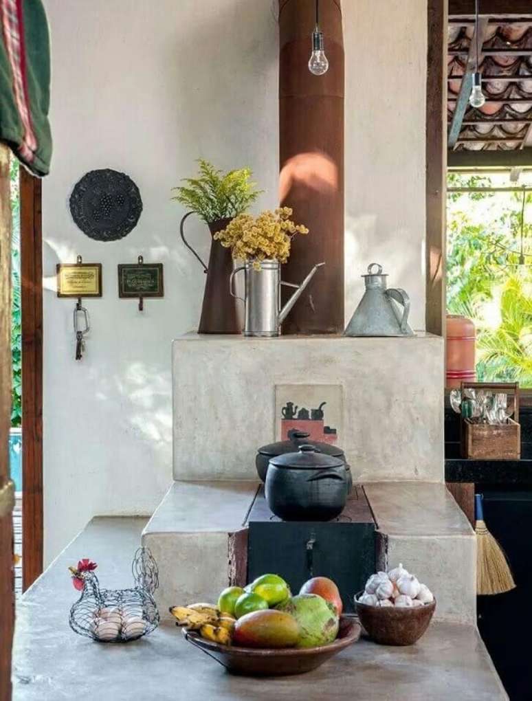 48. Fog&atilde;o &agrave; lenha com bancada em tr&ecirc;s n&iacute;veis &ndash; Fonte Pinterest