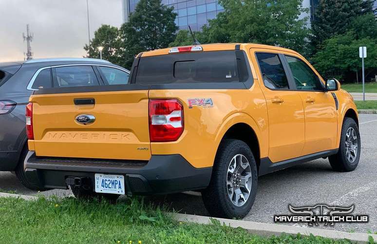 Ford Maverick Lariat FX4 Cyber Orange.