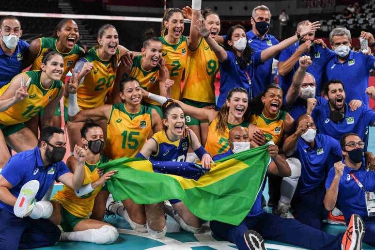 Meninas do vôlei garantiram mais uma medalha para o Brasil, que agora chega a 20 (Foto: Yuri Corteza/AFP)