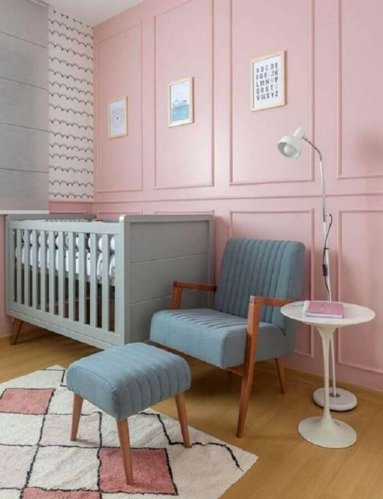 38. Decora&ccedil;&atilde;o de quarto de beb&ecirc; moderno em rosa e azul &ndash; Foto Amis Arquitetura