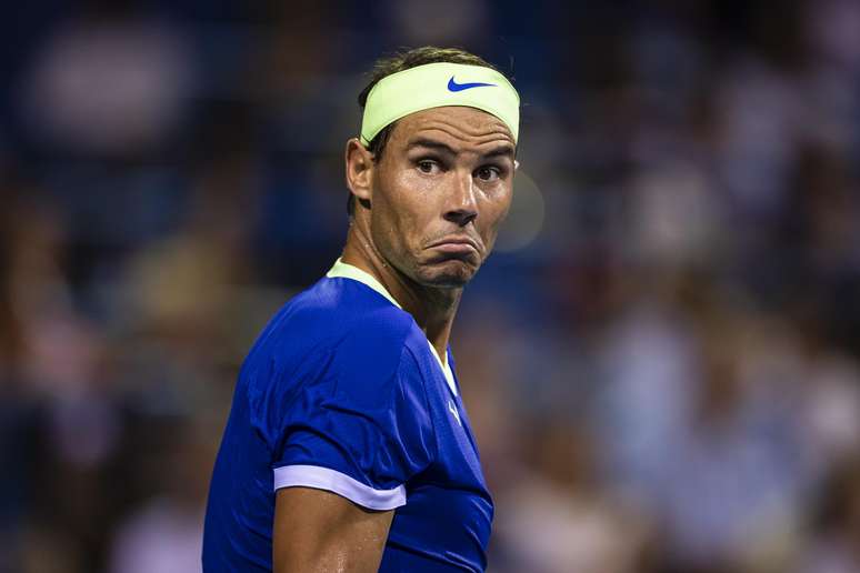 Nadal reage após uma jogada na partida contra Lloyd Harris em Washington