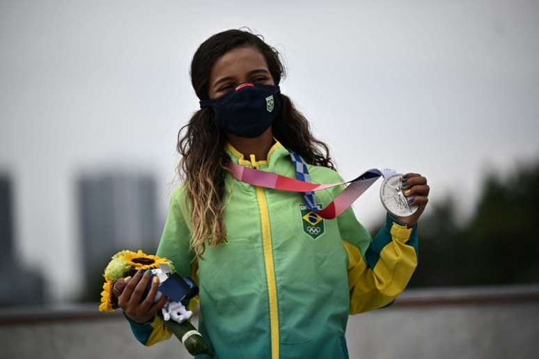 Fadinha foi medalha de prata nos Jogos Olímpicos de Tóquio (Foto: JEFF PACHOUD/AFP)