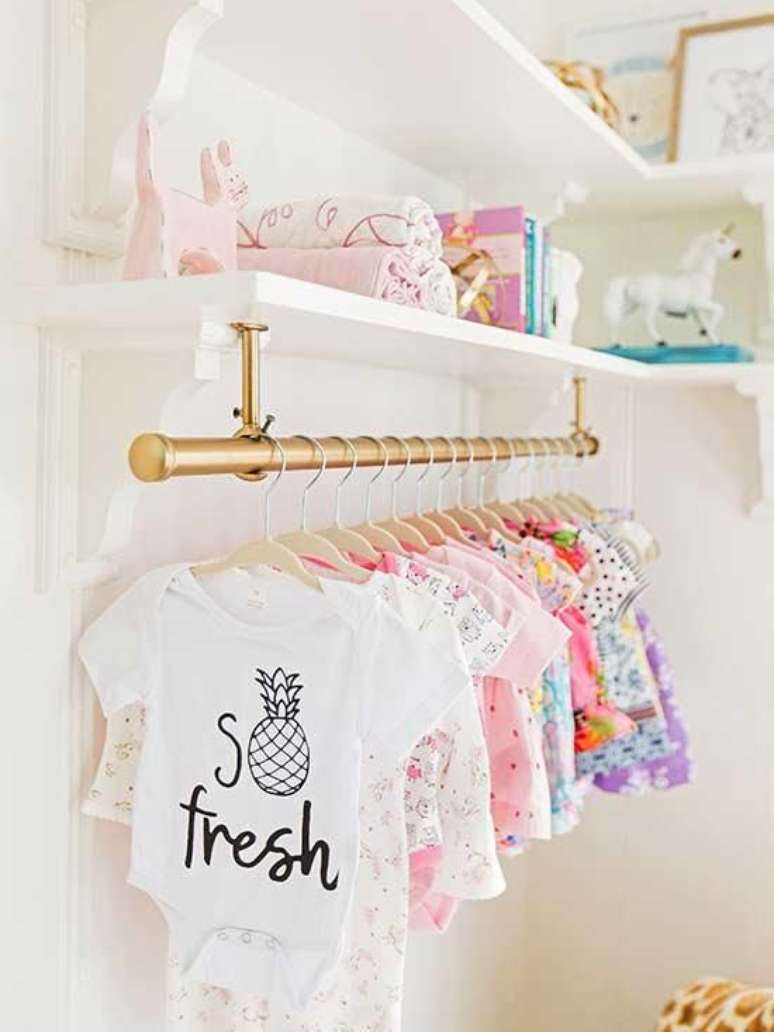 35. Cabideiro para quarto de beb&ecirc; moderno e delicado &ndash; Foto Better homes And Gardens