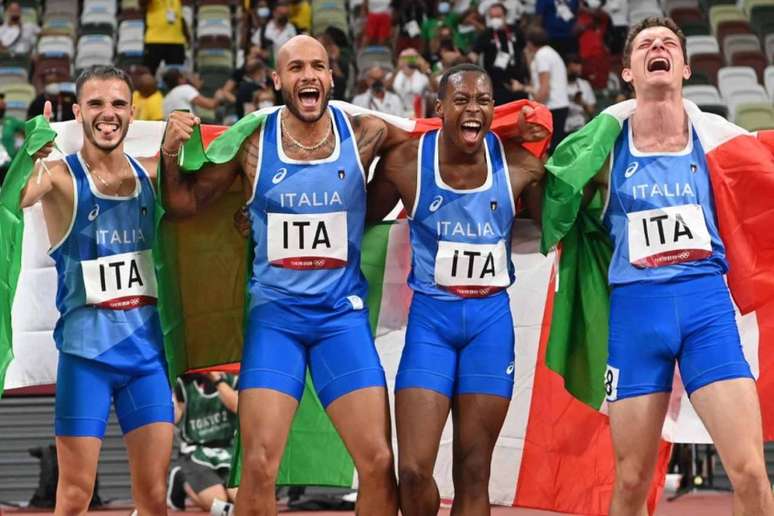 Itália surpreendeu novamente e venceu o revezamento 4x100m masculino (Foto: Andrej ISAKOVIC / AFP)