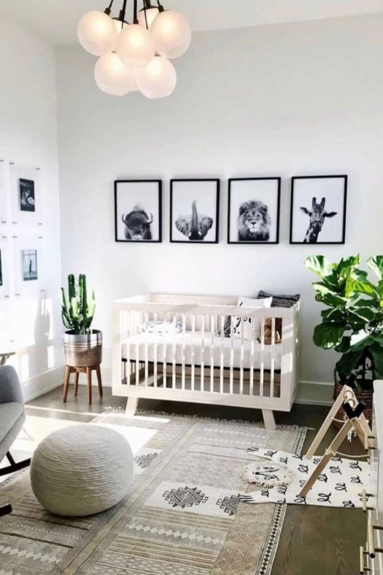 14. Quarto de bebe moderno com quadros de animais &ndash; Foto Pinterest