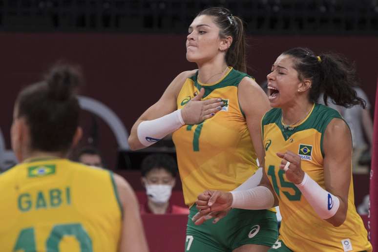 Jogadoras comemoram vit&oacute;ria do Brasil contra a Coreia do Sul, nesta sexta-feira, na semifinal dos Jogos Ol&iacute;mpicos de T&oacute;quio Julio Cesar Guimar&atilde;es/COB