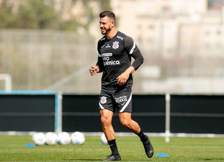 Giuliano voltará a jogar uma partida oficial após quatro meses (Foto: Rodrigo Coca/Ag.Corinthians)