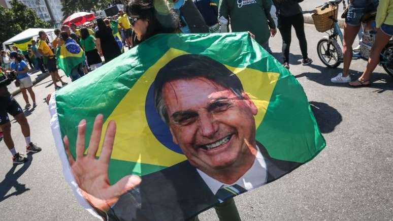 Bolsonaro tem fomentado manifestações de rua a favor do voto impresso e divulgado vídeos falsos sobre fraudes nas eleições