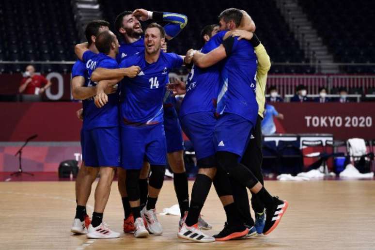 Franceses vencem a Dinamarca por 25 a 23 e ficam com o ouro do handebol masculino (Foto: Fabrice COFFRINI / AFP)