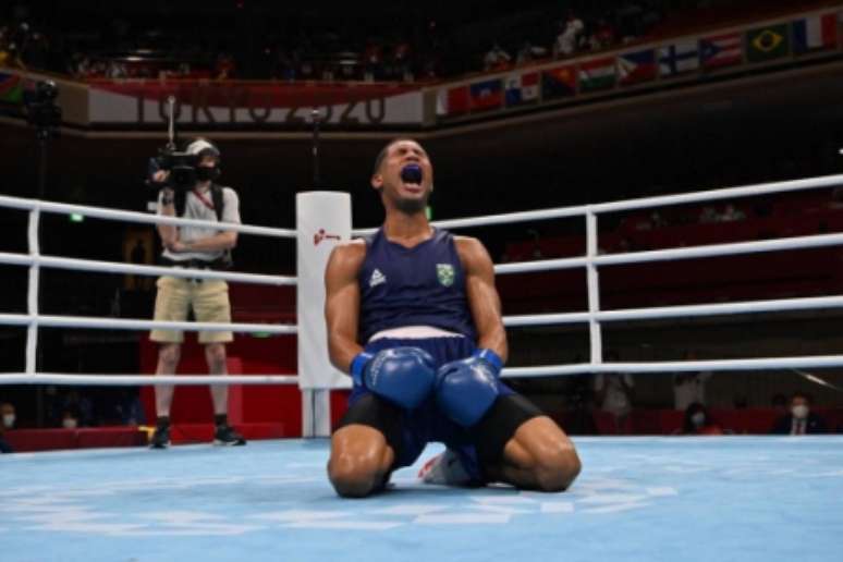 Comemoração de Hebert após a conquista do ouro (Foto: AFP)