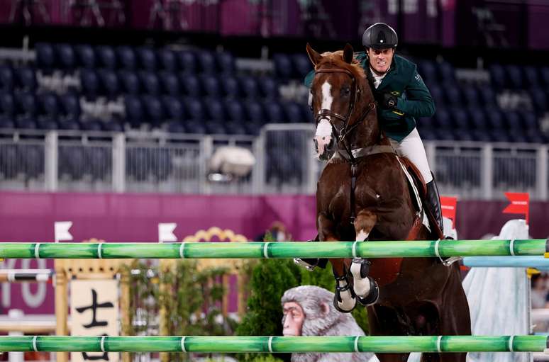 Pedro Veniss e seu cavalo Quarry De L Isle durante prova neste sábado Alkis Konstantinidis/Reuters