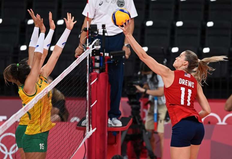 Seleção brasileira acabou derrotada pelos Estados Unidos na final do vôlei feminino (FOTO: JUNG Yeon-je/AFP)