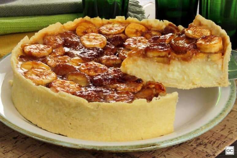 Guia da Cozinha - Receita de torta de banana pr&aacute;tica e deliciosa