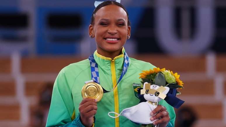Nascida em Guarulhos, Rebeca Andrade foi a atleta que mais se destacou, com um ouro e uma prata. A ginasta paulista treina no Rio de Janeiro