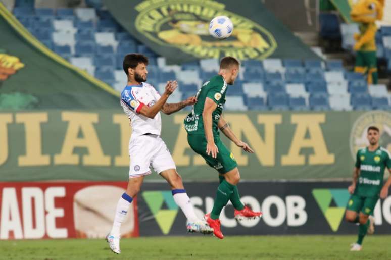 Capixaba foi titular contra o Cuiabá (Foto: AssCom Dourado)