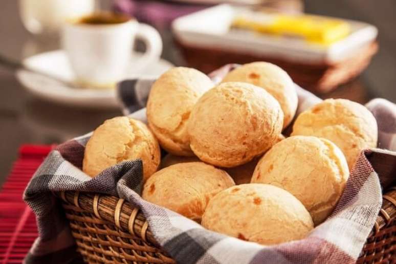 2. Além de conquistar o paladar dos brasileiros o pão de queijo também é consumido em outras partes do mundo. Fonte: Pinterest