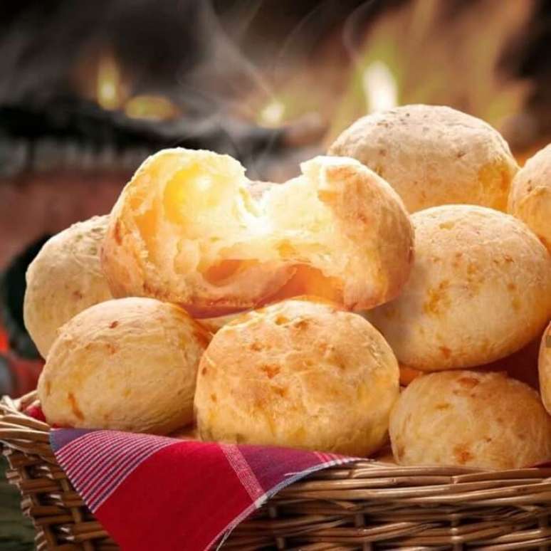 1. Receita de pão de queijo fácil e rápida para fazer na cozinha. Fonte: Pinterest