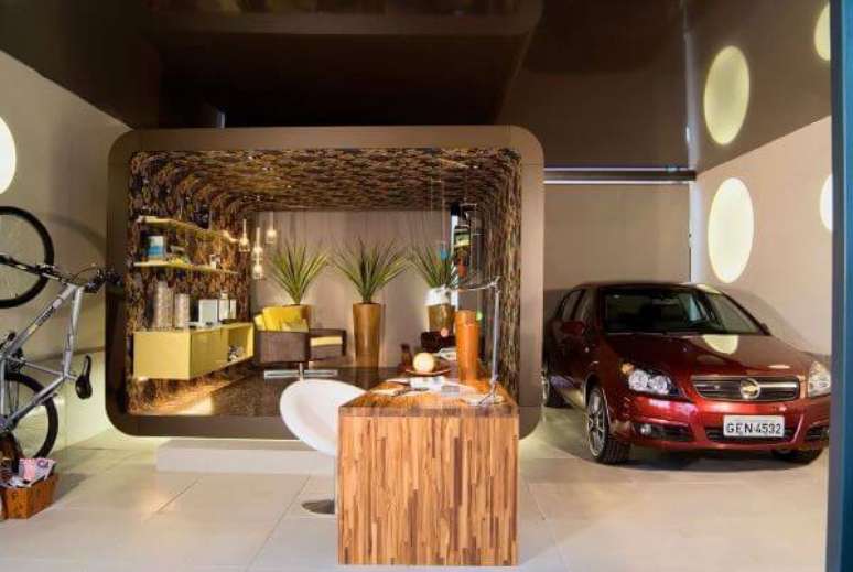 39. Cer&acirc;mica para garagem e mesa de madeira no espa&ccedil;o moderno &ndash; Foto Pinterest