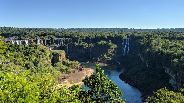 Cataratas do Iguaçu em 13 de junho; vazão da água atingiu menor patamar do ano e deve continuar baixa nos próximos meses