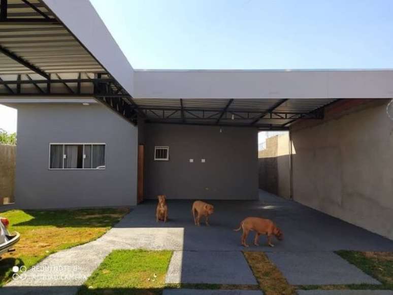 15. Casa com piso cer&acirc;mico para garagem moderna e imperme&aacute;vel &ndash; Foto Construindo um sonho