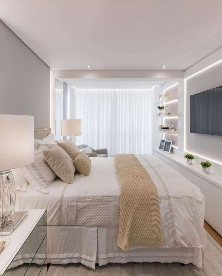 44. Rack para quarto planejado com ilumina&ccedil;&atilde;o de led &ndash; Foto Pinterest