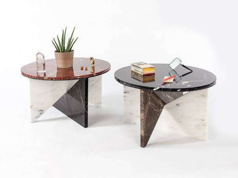 55. Mesa de centro de m&aacute;rmore preto e branco moderno &ndash; Foto Arkpad