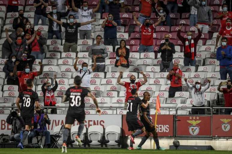 Benfica venceu na Champions League (Foto: PATRICIA DE MELO MOREIRA / AFP)