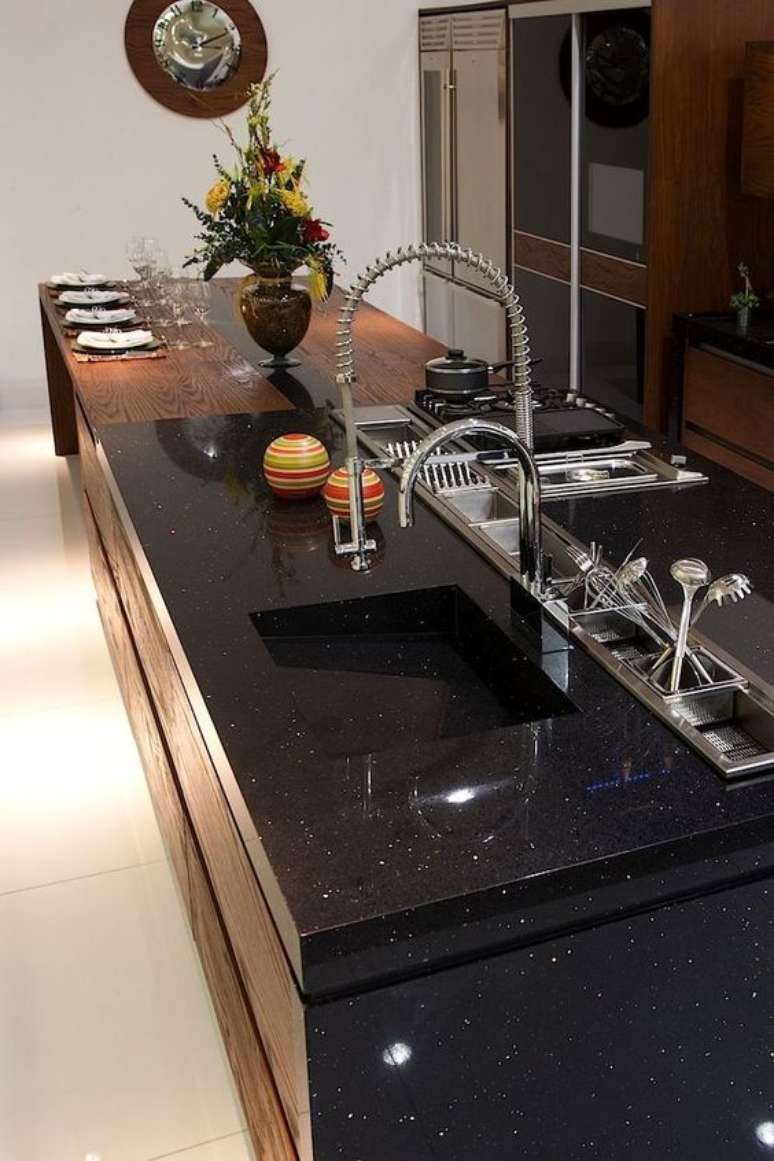 30. Cozinha com mármore preto são gabriel – Foto Arkpad