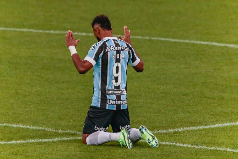 Grêmio vence a Chapecoense por 2 a 1 