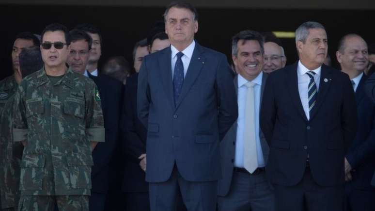 Bolsonaro assistiu ao desfile ao lado do ministro da Defesa, Braga Netto, e de aliados