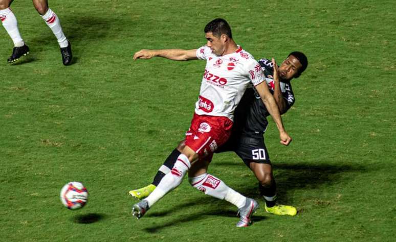 Vasco e Grêmio empataram pela série B em jogo de muitas faltas e