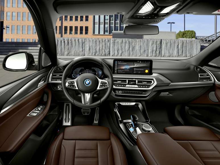 BMW iX3: multim&iacute;dia de 12,3&rsquo;&rsquo;. 