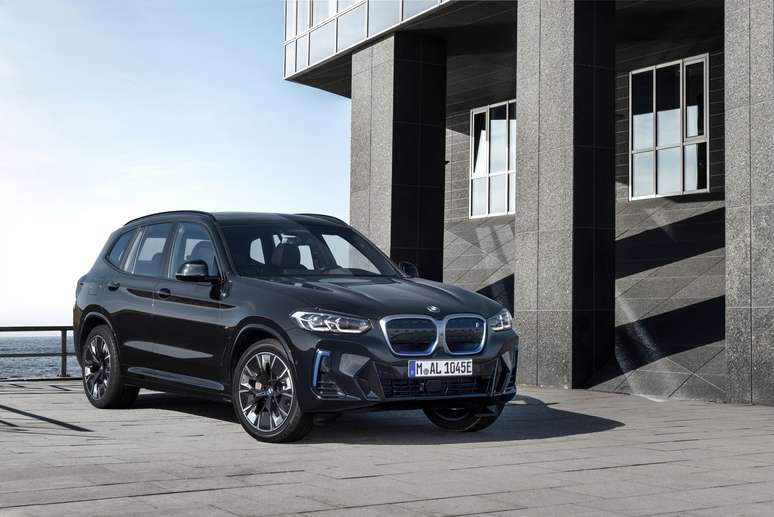 BMW iX3 chegará ao Brasil ainda no primeiro semestre de 2022