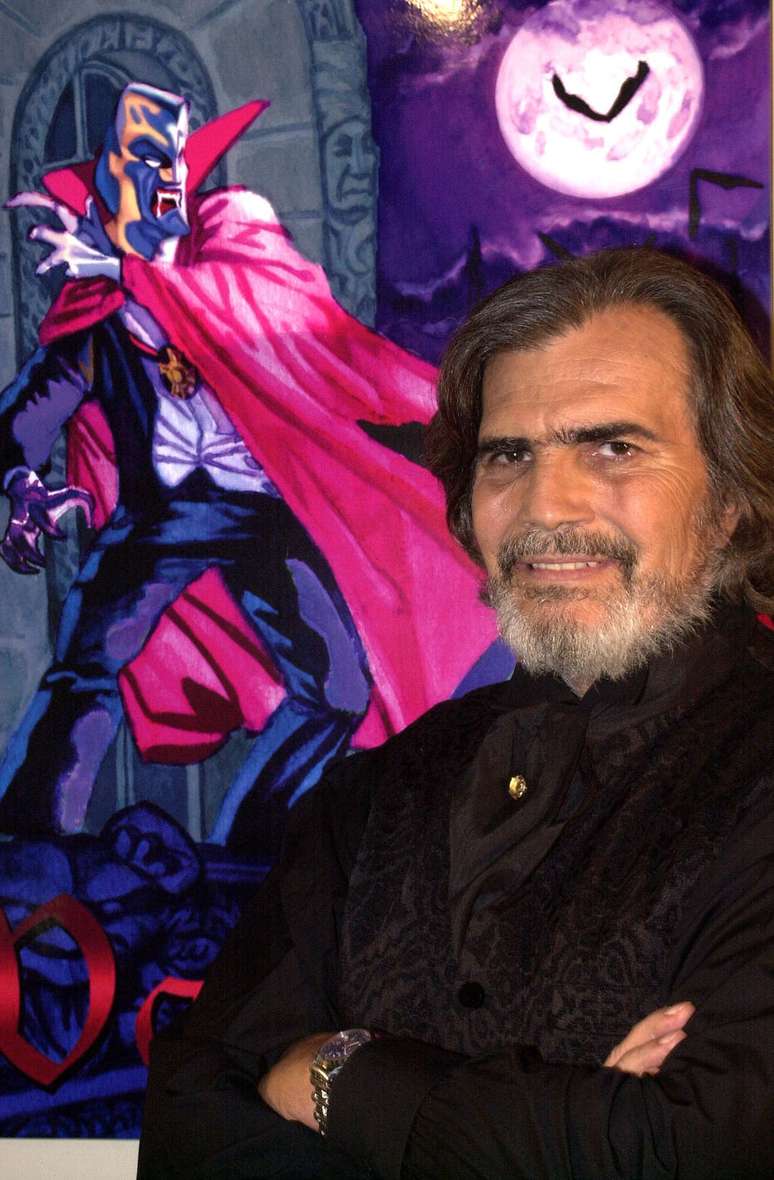 Tarcisio Meira na novela 'O Beijo do Vampiro', em 2002.  