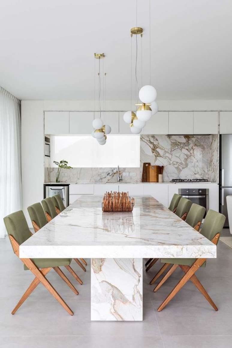 65. Cozinha americana com mesa de jantar branca feita de granito – Foto Casa de Valentina